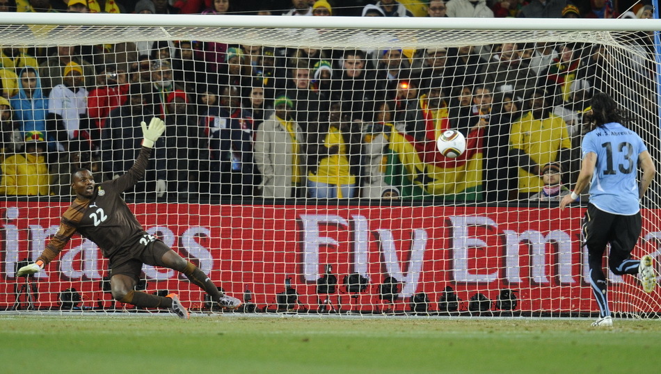 逆天了（北美联赛小组赛}圣基茨和尼维斯2v2乌拉圭比分点球决胜-独家观察