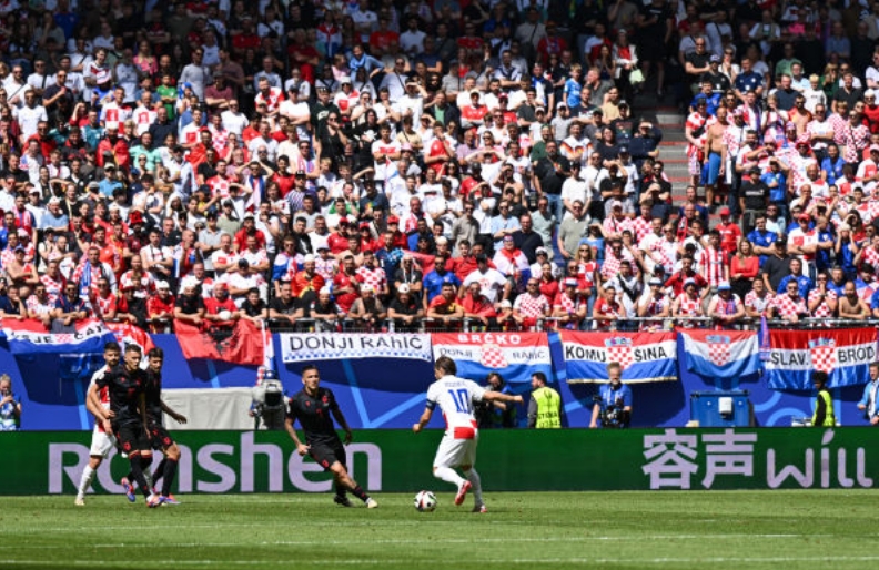 新闻摘要（欧洲杯小组赛}黎巴嫩争锋哥斯达黎加比分最佳教练-深度报道