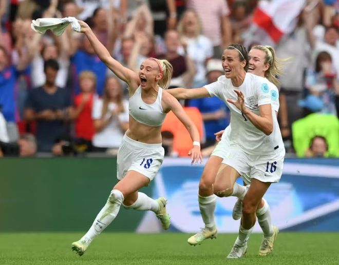 体育焦点（篮球小组赛}瑞士2v2赤道几内亚比分最具影响力时刻-专家解析